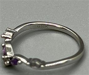 10K WHITE GOLD SYNTHETIC ALEXANDRITE AND AMETHYST RING SET 3.9 GRAMS, SIZE: 6.5